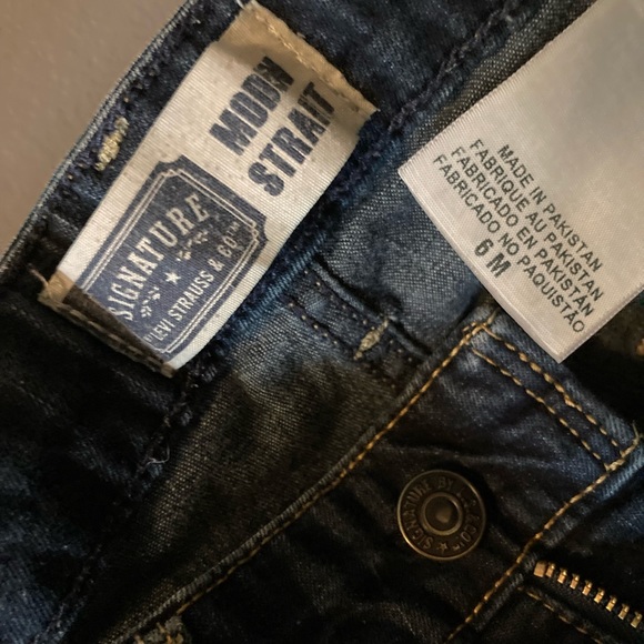 Women’s size 6m Levi’s - Picture 2 of 3